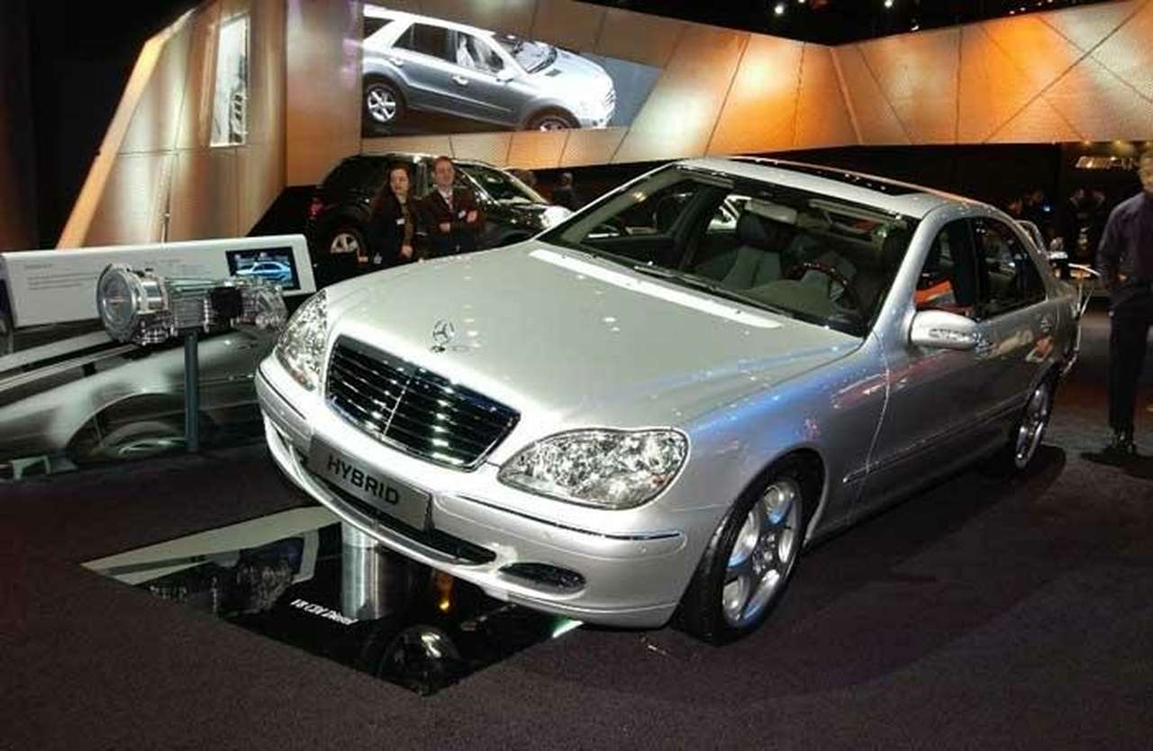 GM и DaimlerChrysler вложат $1 млрд в гибриды