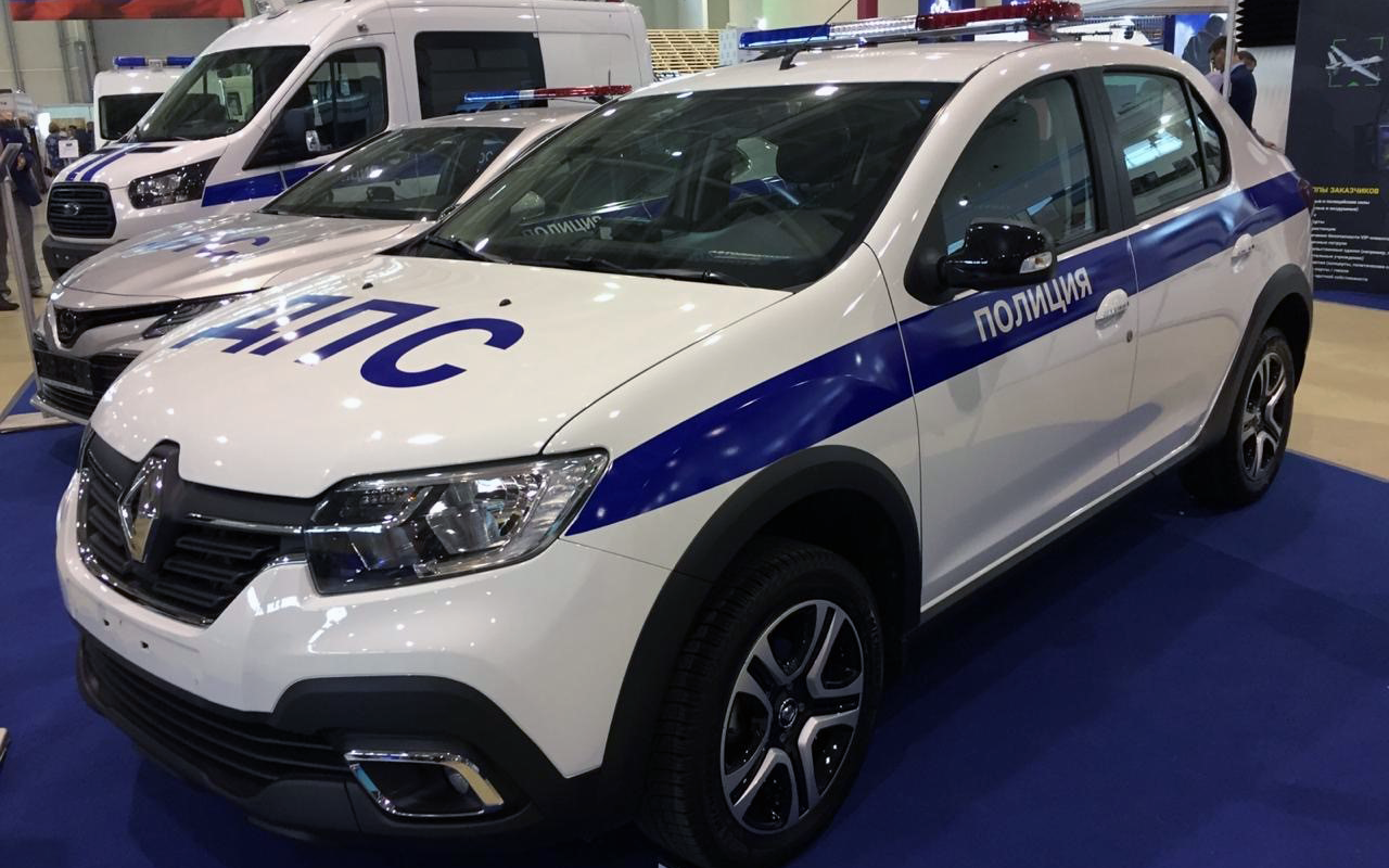 Новый автомобиль ДПС: особая версия внедорожного Логана