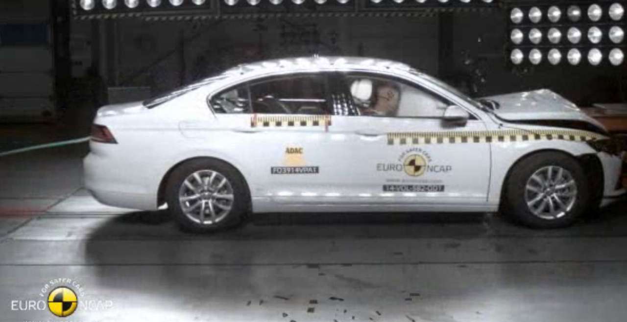 Passat и Passat Variant получили пять звезд Euro NCAP