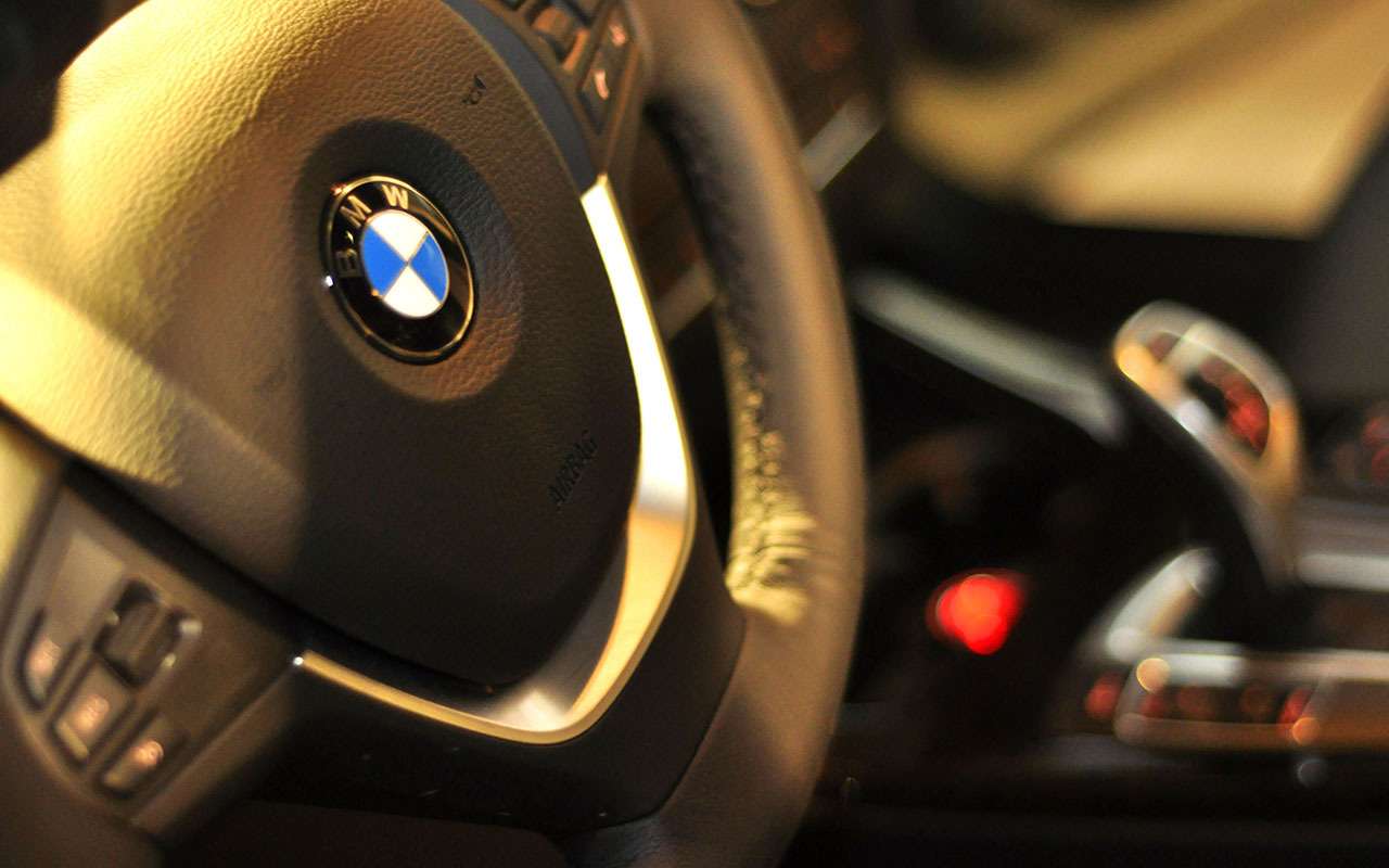 Проехался на BMW по тротуару у Кремля? Заплати тысячу и свободен!