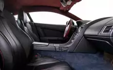 Интерьер Aston Martin V8 Vantage III