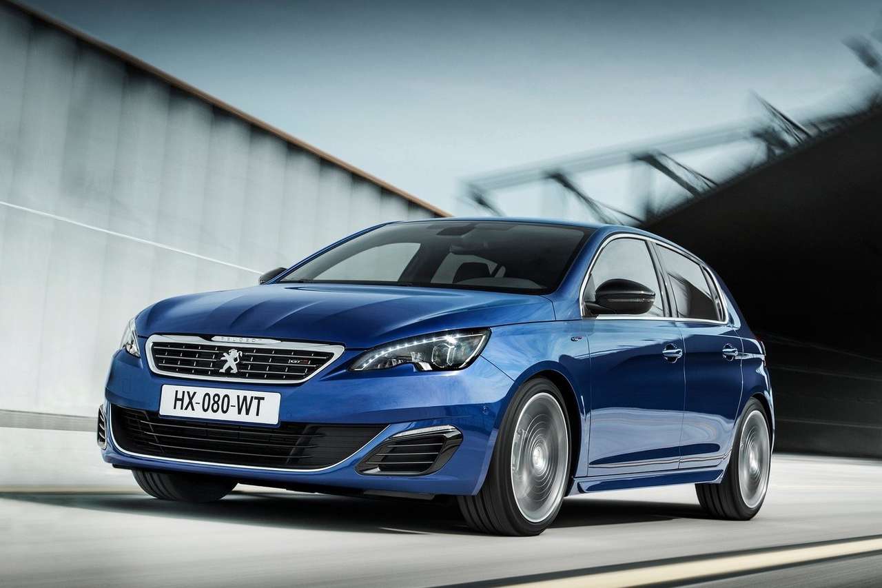Peugeot 308 примерил обвес спортверсии GT