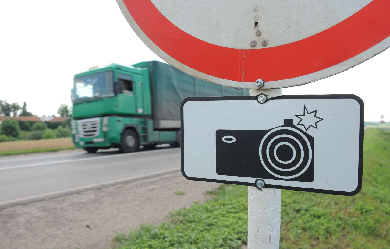 Синий? Черно-белый? — власти обсуждают знак «Фотовидеофиксация»