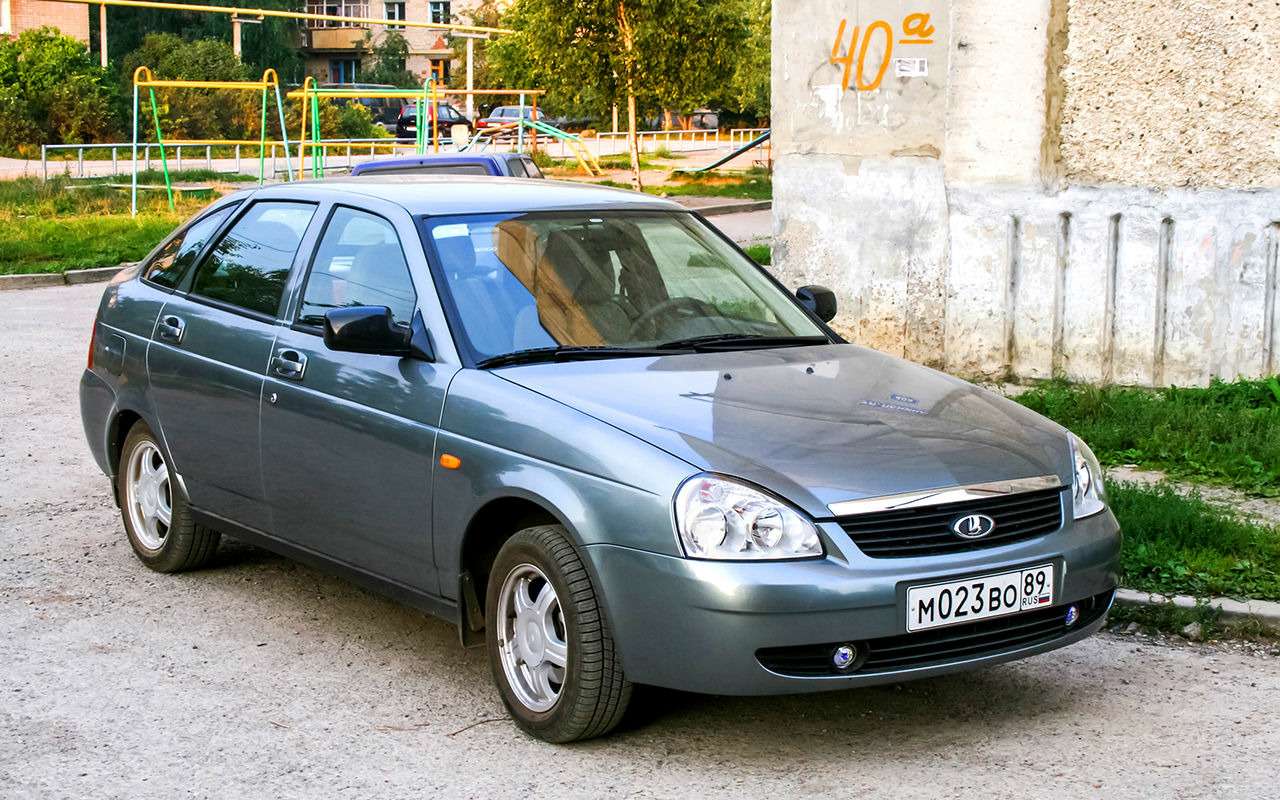 На что денег хватило: в России все покупают дешевые автомобили с пробегом