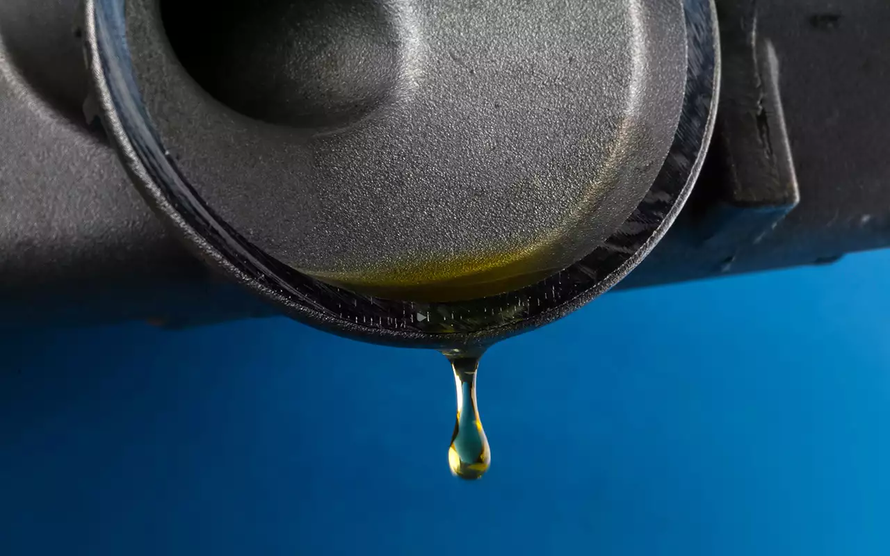 Зачем блогеры прожаривают моторное масло?