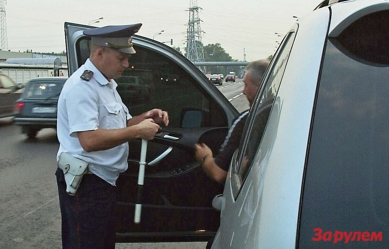 КоАП: сотрудники ГИБДД с 1 января не должны проверять талон техосмотра
