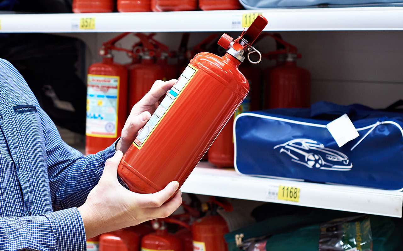 Сколько огнетушителей должно быть в автомобиле — объясняем
