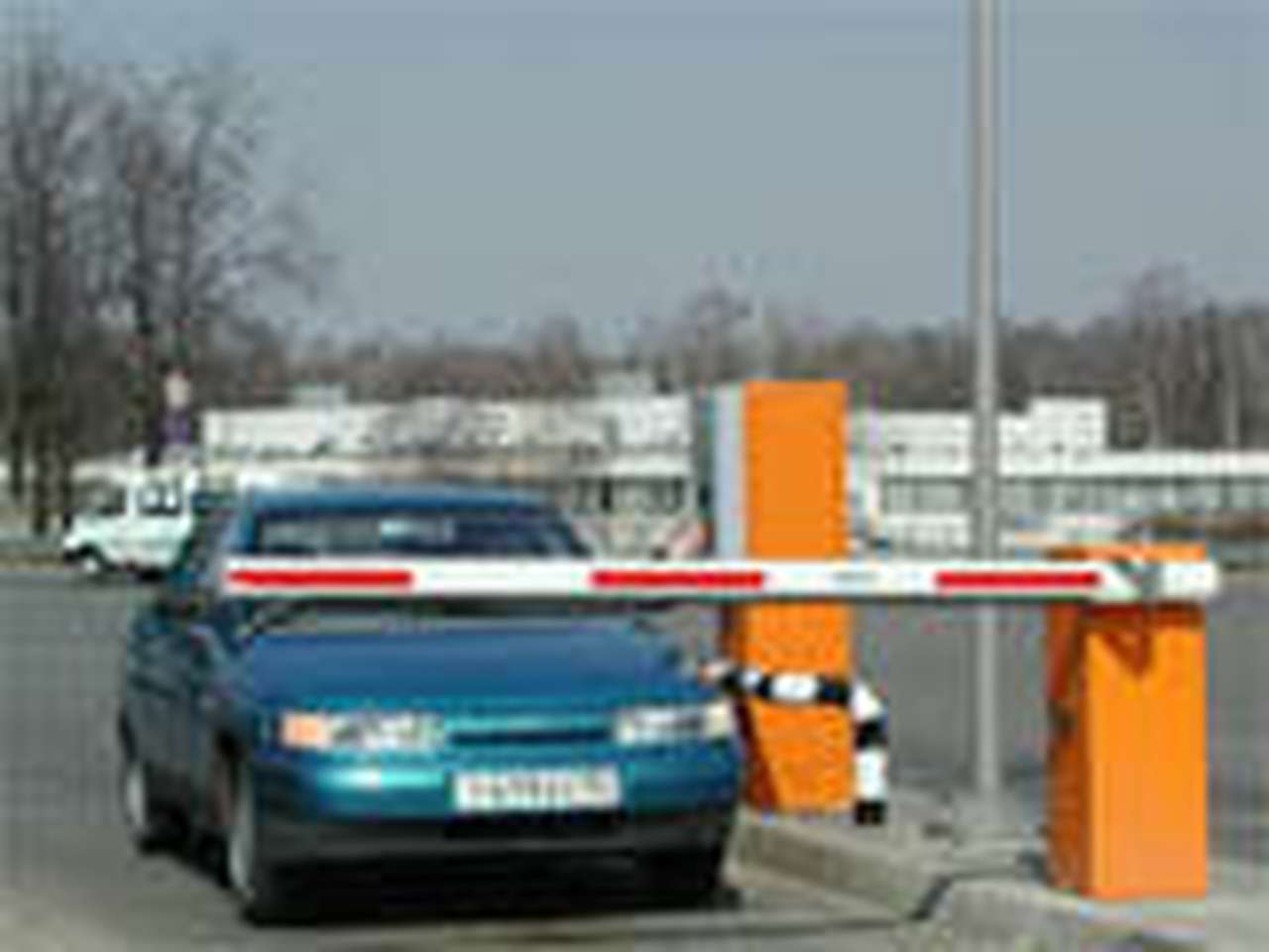 Строить платные дороги должно государство