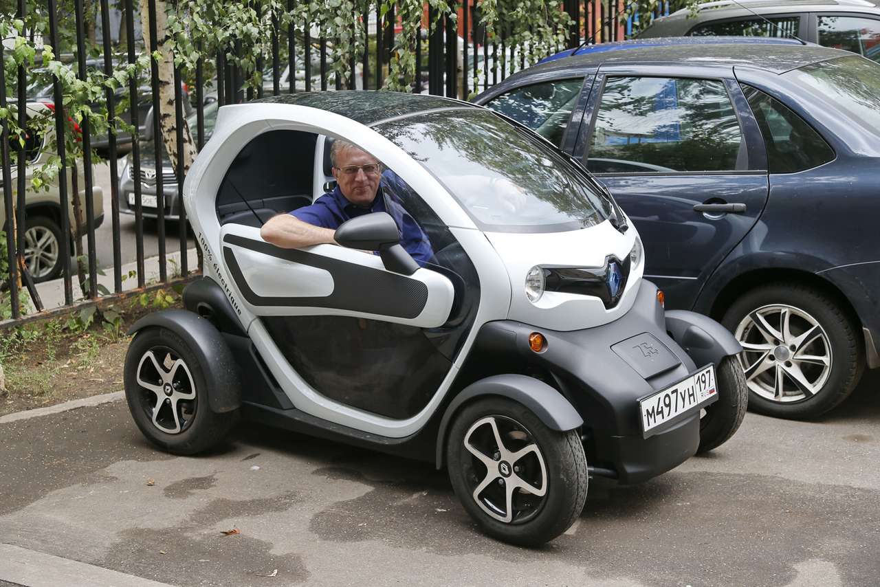 Чиновников обязали внедрять электротранспорт