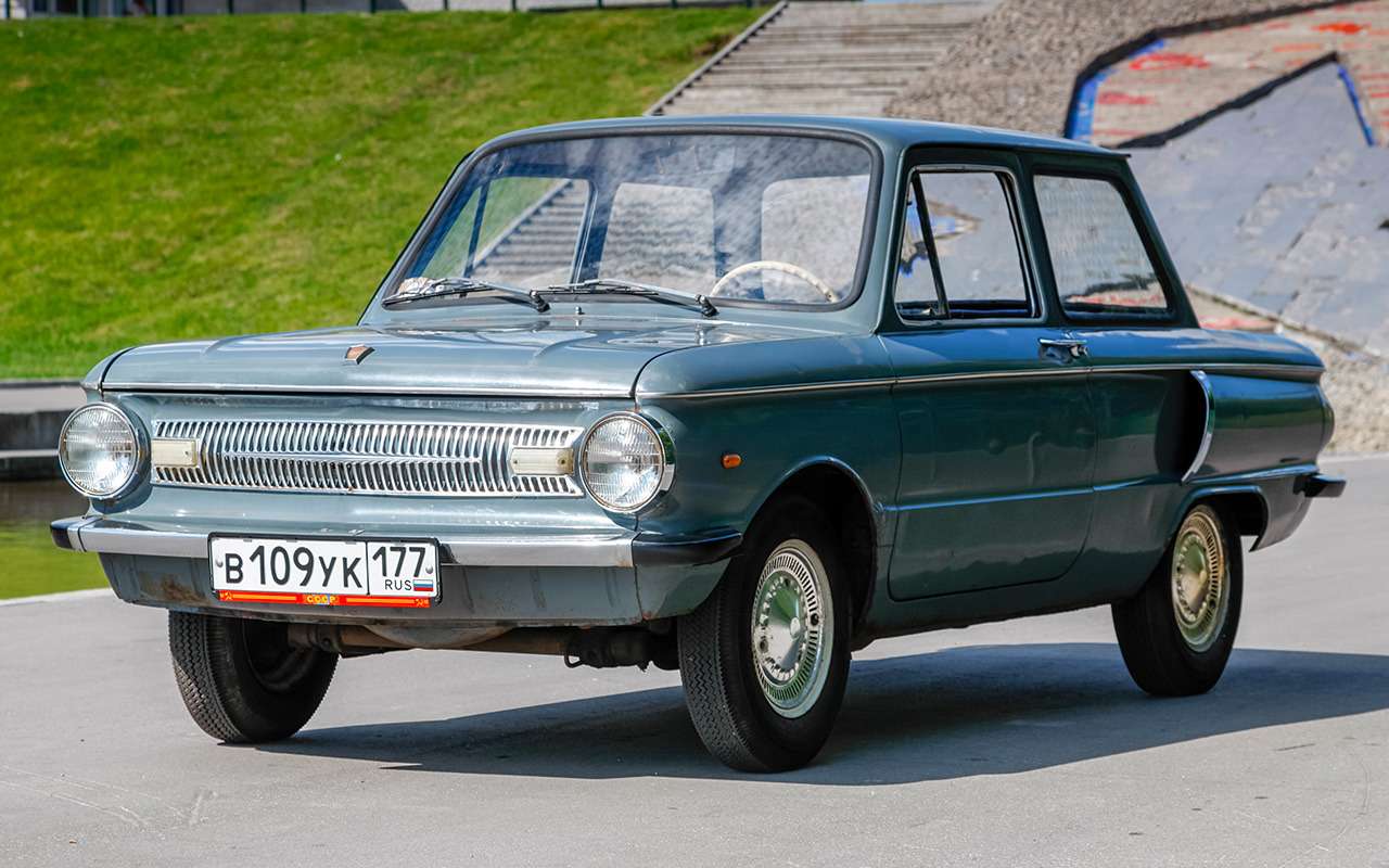 ЗАЗ‑966 Запорожец – компактный, длиной 3730 мм, с колесной базой 2160 мм и легкий автомобиль: его снаряженная масса 780 кг. По сравнению с предшественником ЗАЗ‑965 дизайн принципиально изменили, сделав кузов и декор в стиле более «взрослых» автомобилей. Поначалу на заднемоторный Запорожец спереди даже поставили забавную фальшрешетку радиатора.