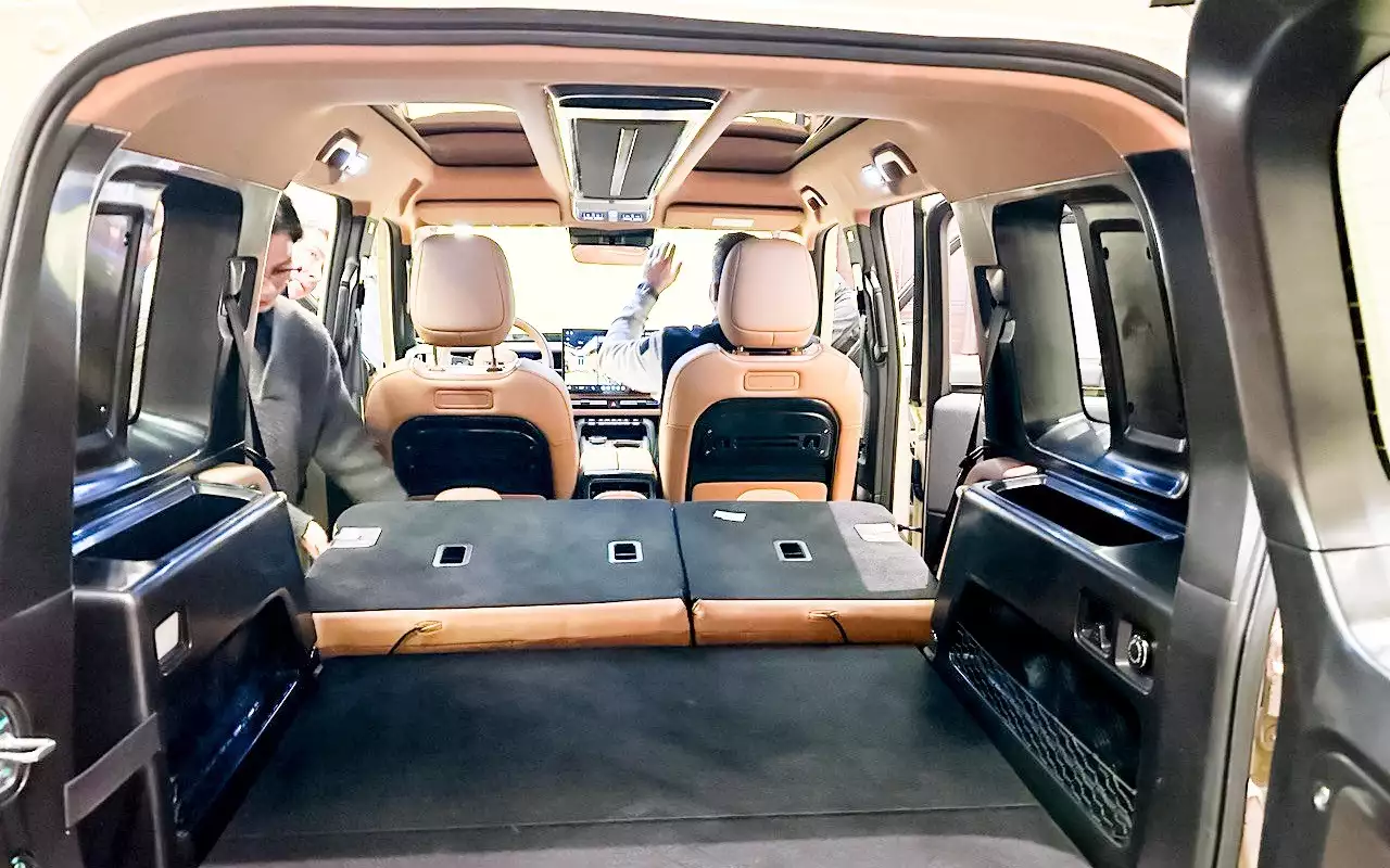 Салон iCaur V27 может быть как с двумя, так и с тремя рядами сидений.