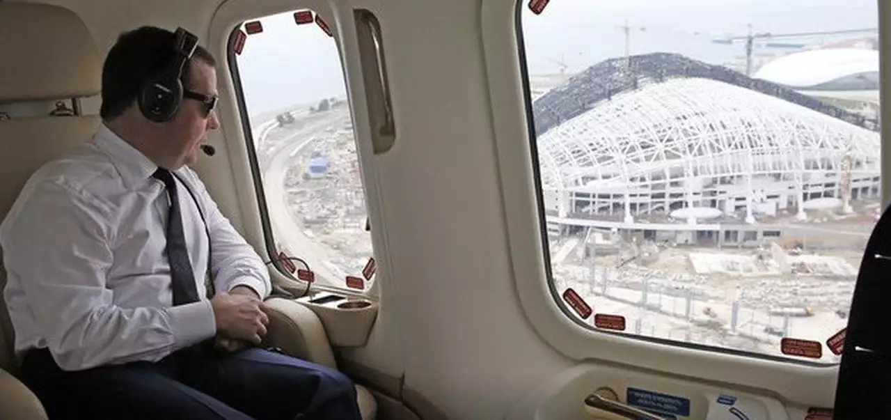 Медведев назвал дороги олимпийского Сочи ужасными