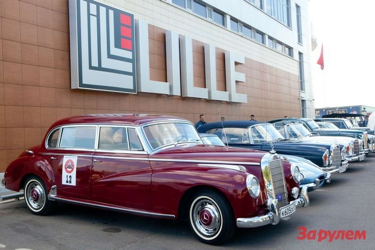 В Москве прошло ралли классических автомобилей Dire Straits Classic Day