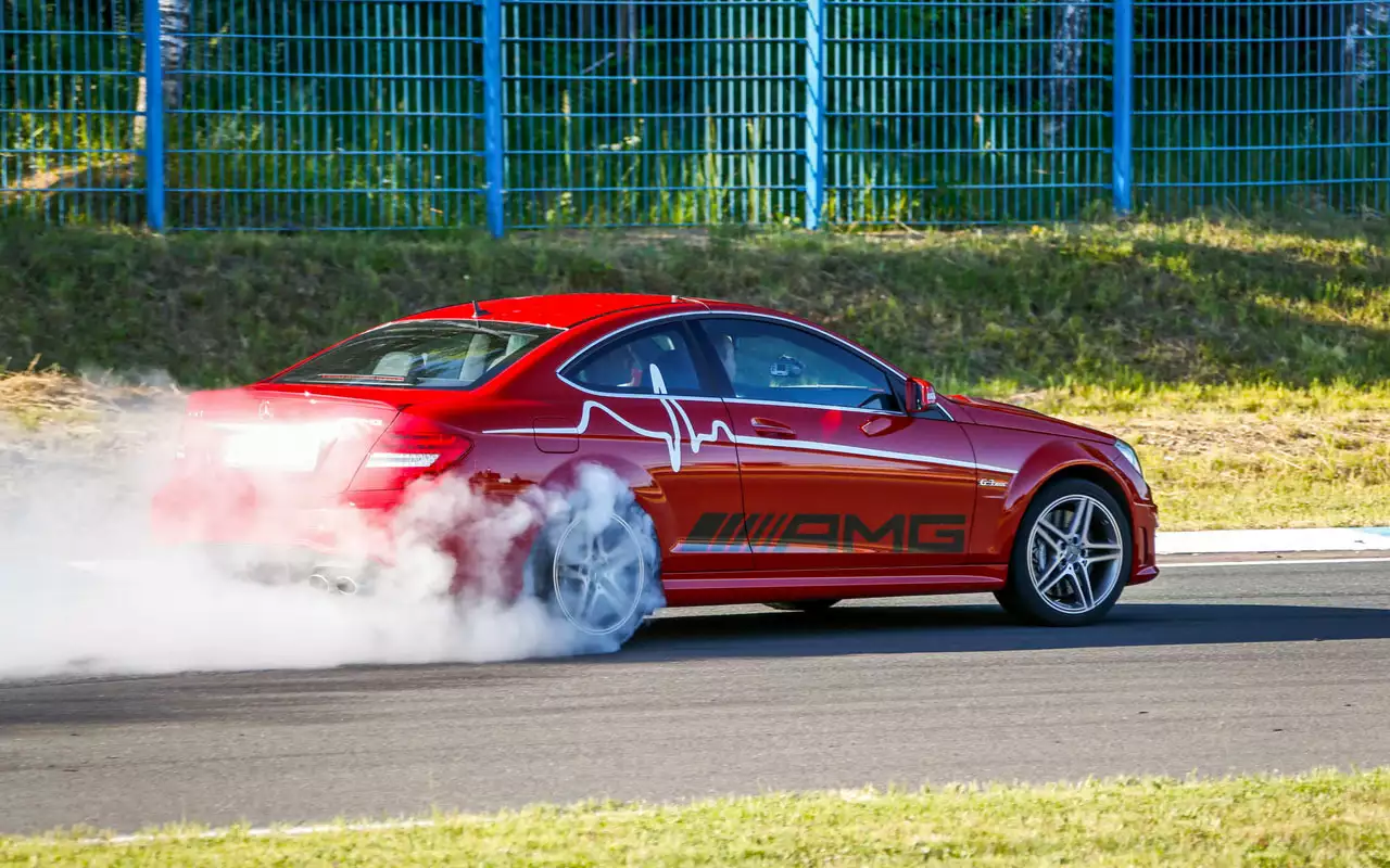 История тестов «За рулем» — занятные факты о самых быстрых испытуемых