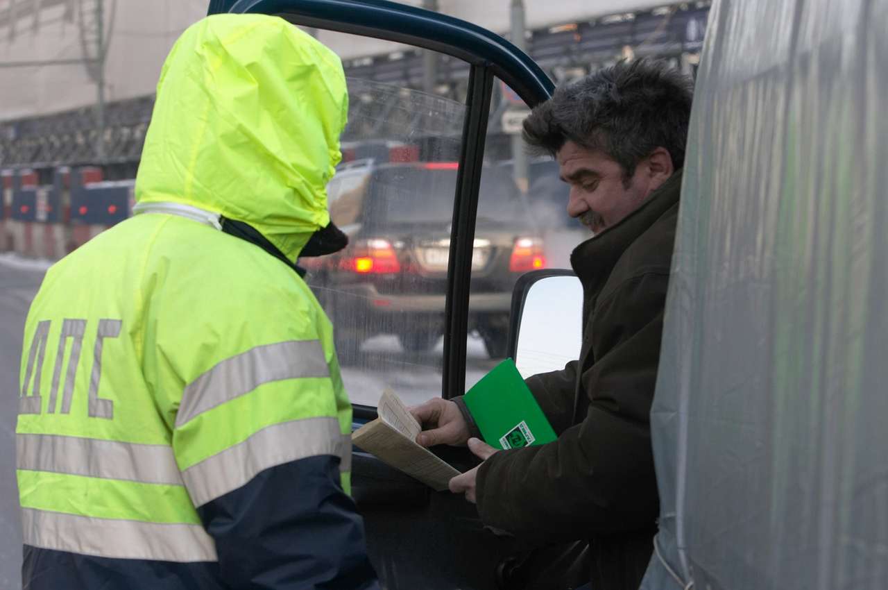 Опрос ЗР: езда без прав — безответственность или злой умысел?