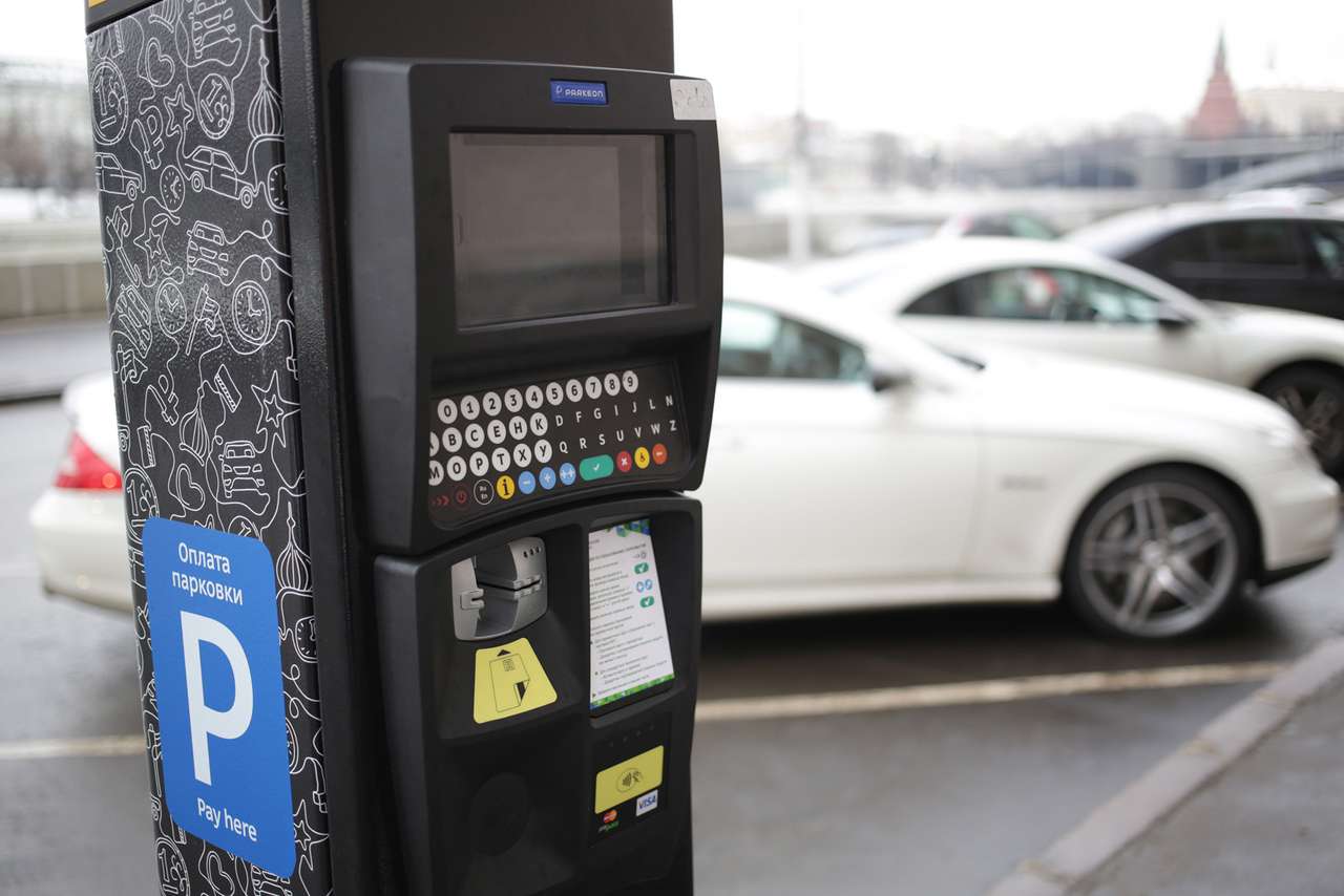 Шкуматов: Сначала повышение платы за парковку, потом введение платного въезда?