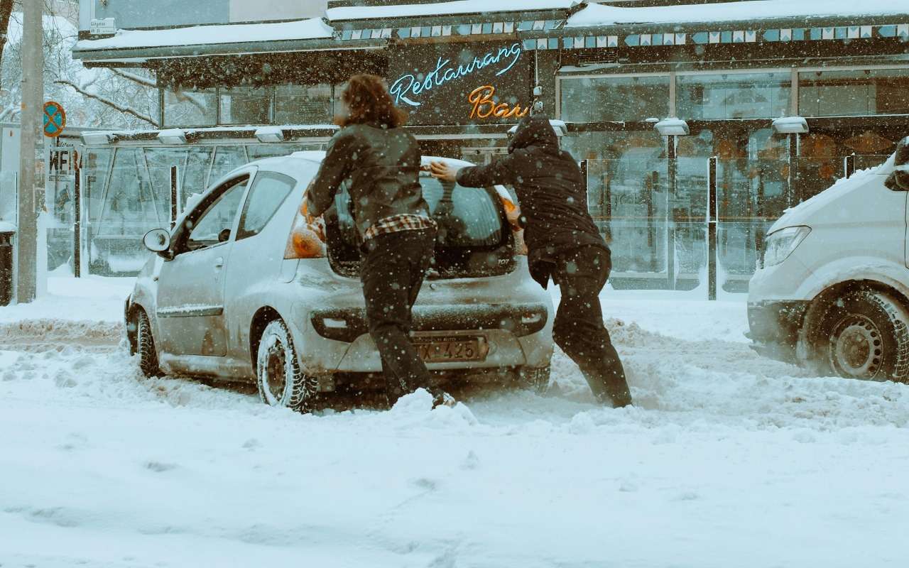 Почему зимой стоит особенно внимательно прислушиваться к своему автомобилю