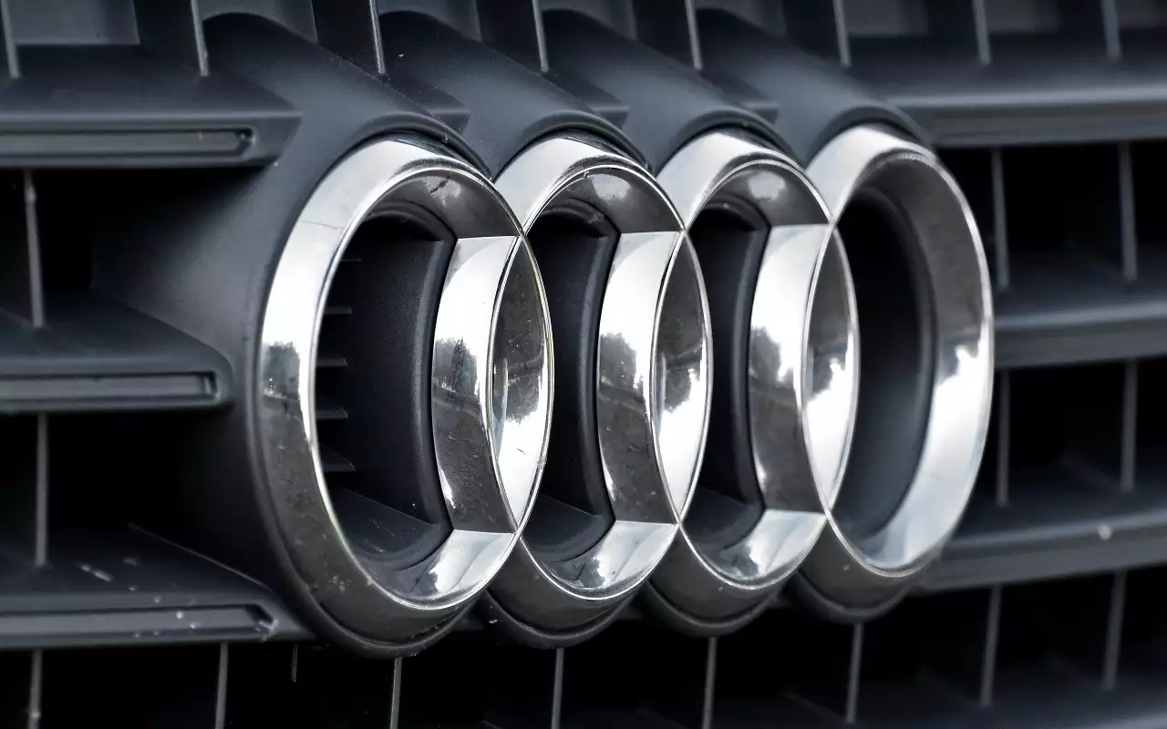 Audi отказалась от огромных сенсорных экранов в новых моделях: в чем причина?