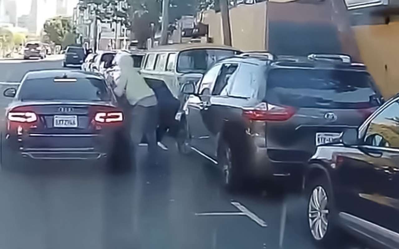 Серия краж из авто — действуют по принципу: «разбей и утащи»