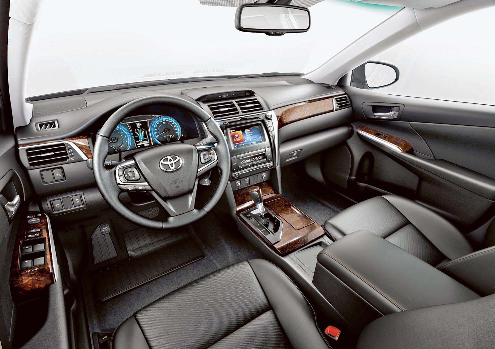 Toyota Camry 2015 салон