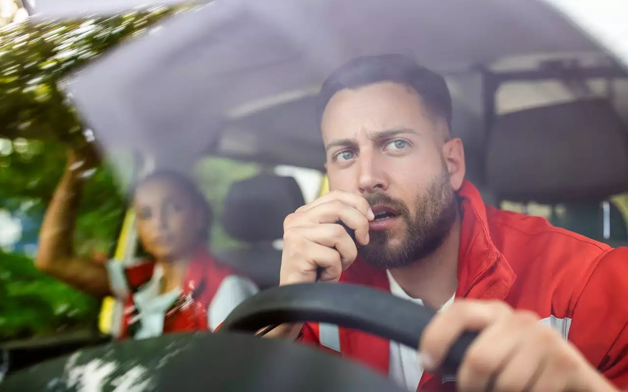 Какая главная опасность подстерегает за рулем опытного водителя