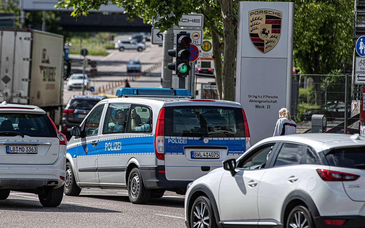 В офисах Porsche прошли массовые обыски
