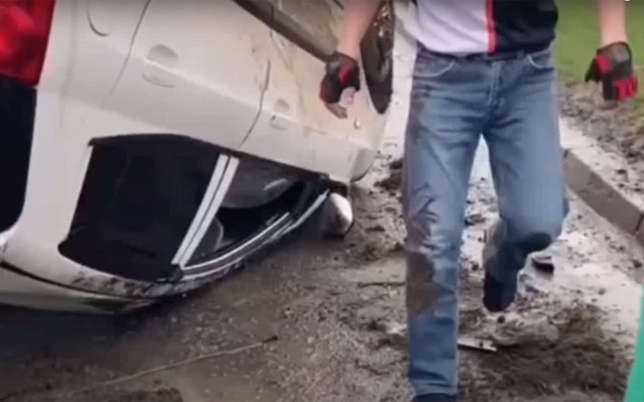 Шок-видео: летел задним ходом навстречу всем (!), чудом никто не пострадал