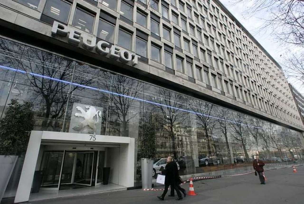 PSA Peugeot Citroen продал парижскую штаб-квартиру 