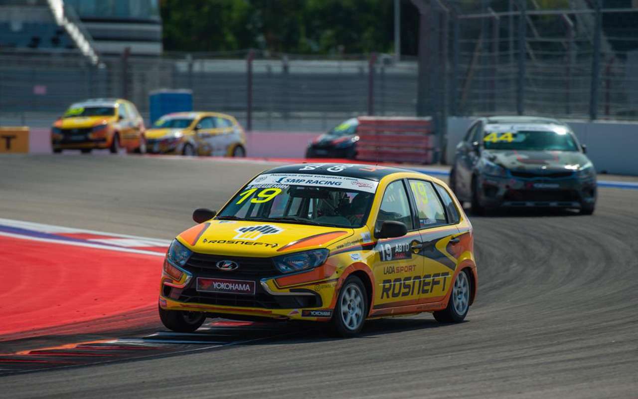 Реальные баталии и бумажные войны: чем запомнился финал сезона СМП РСКГ