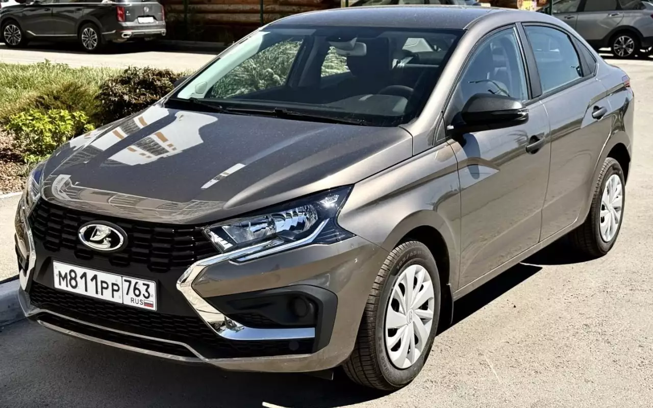 Вот такой будет Lada Iskra в базовой комплектации — первые фото