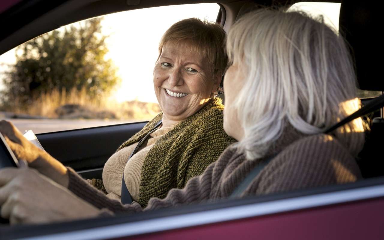 «Бабушкина схема» при продаже машины: как избежать обмана