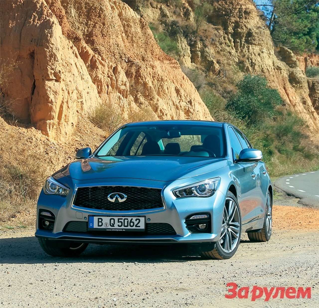 Первый в мире серийный автомобиль
с проводным рулевым управлением |
Производство Япония | От 2 200 000 руб. |
В России с апреля 2014 г. |