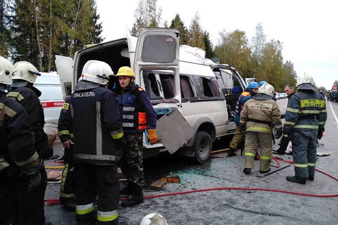 В Тверской области столкнулись автобус и маршрутка: погибли 13 человек