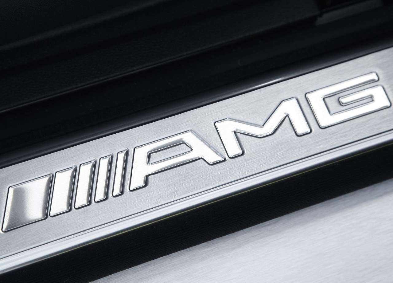 Формула-1 выйдет на дороги: шокирующие подробности о новом Mercedes-AMG