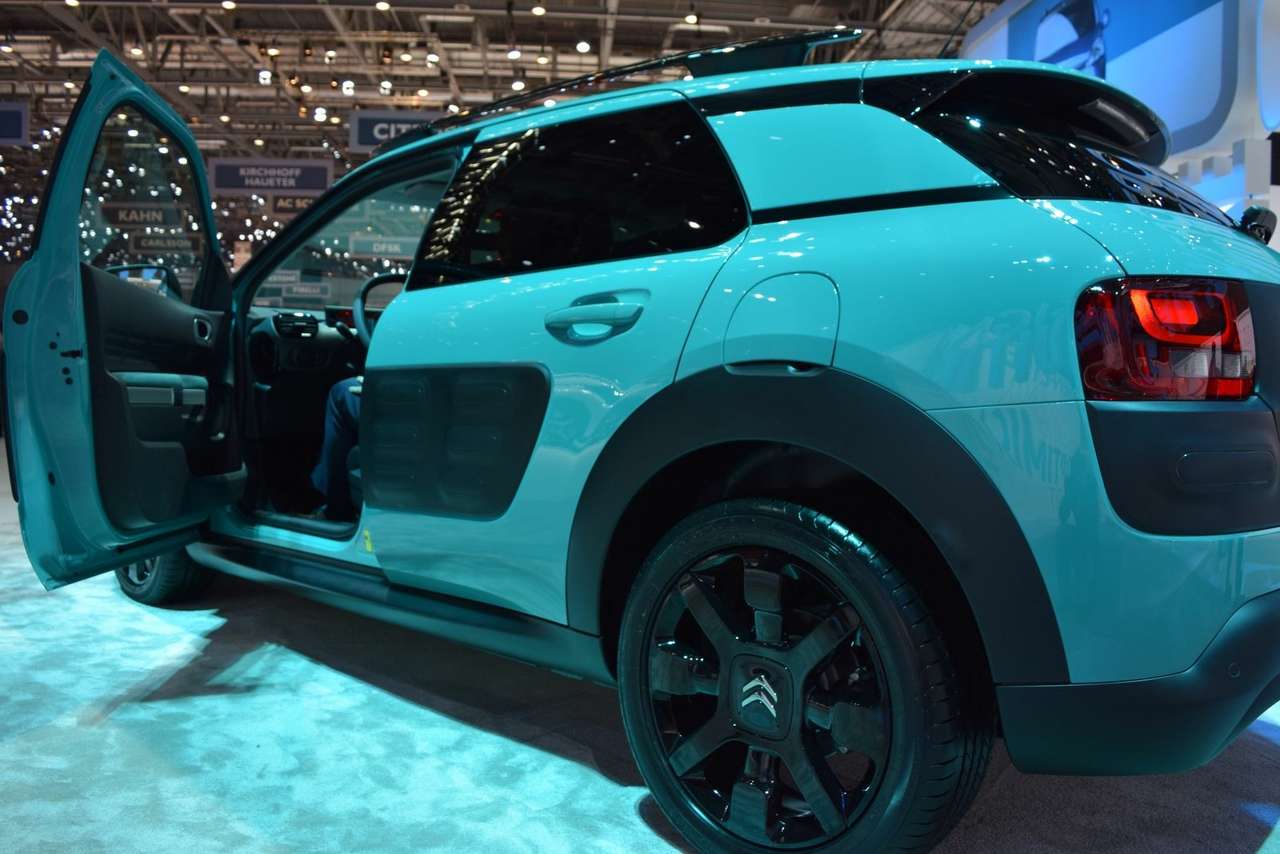 Эксперты улучшили прогноз по российскому авторынку