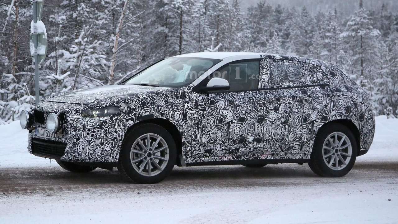 BMW X2 направился в Париж