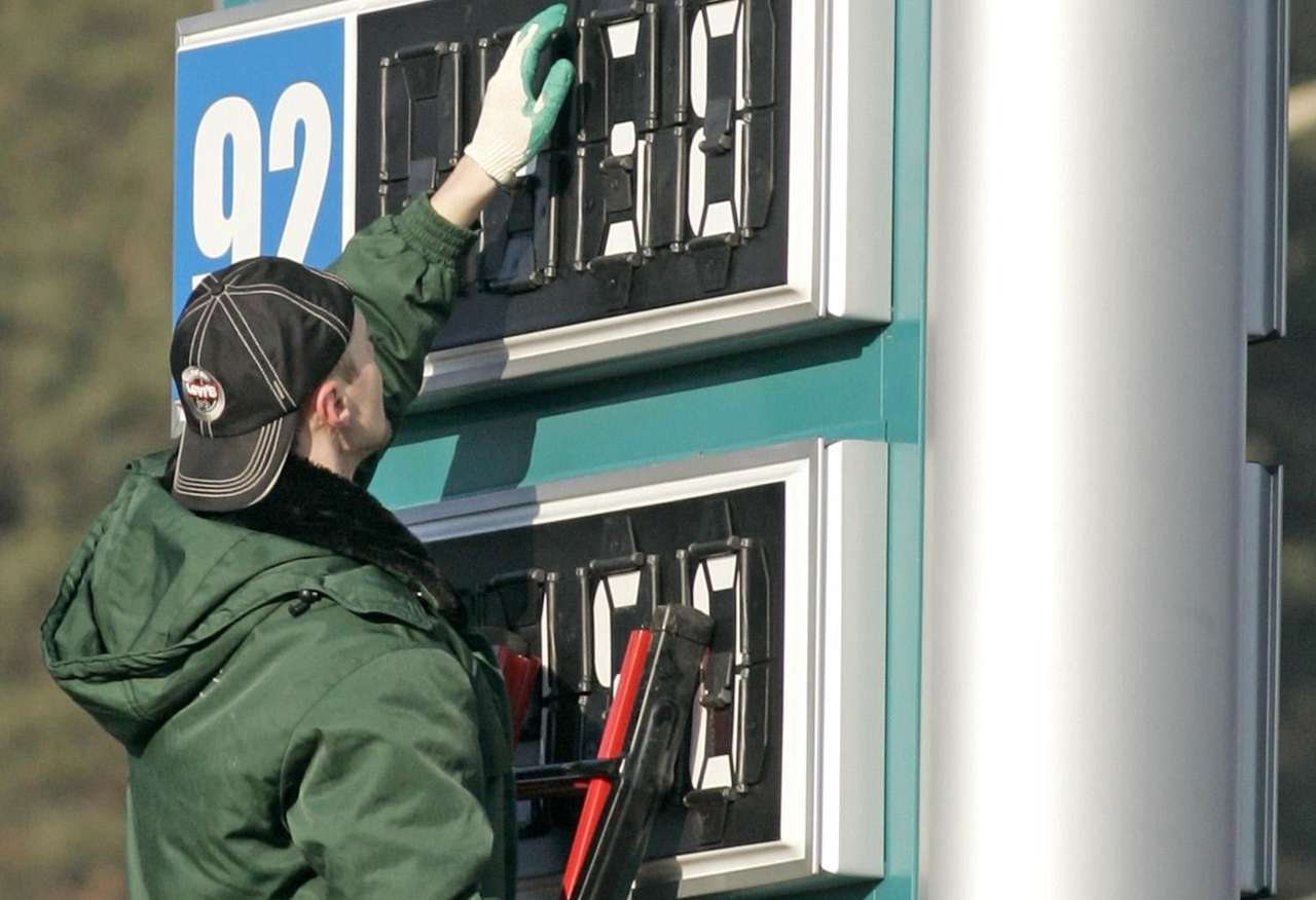 Цены на бензин и дизтопливо в России начали расти