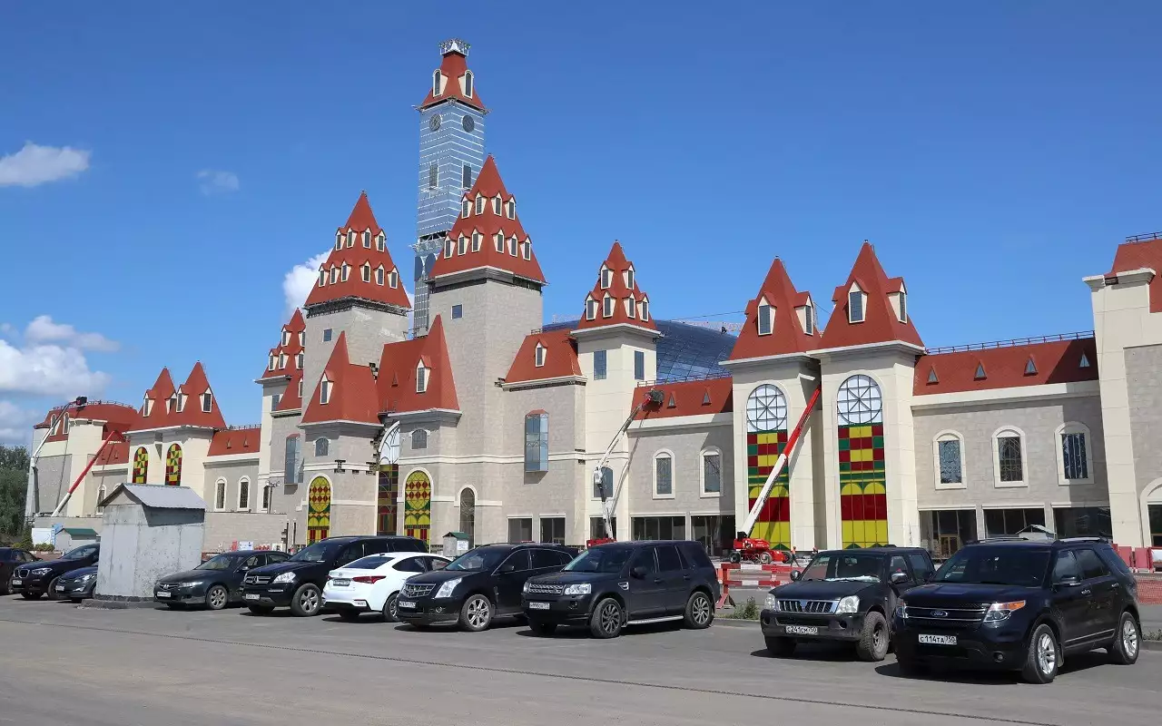 Парковка дороже квартиры: сколько просят за машино-место в центре Москвы