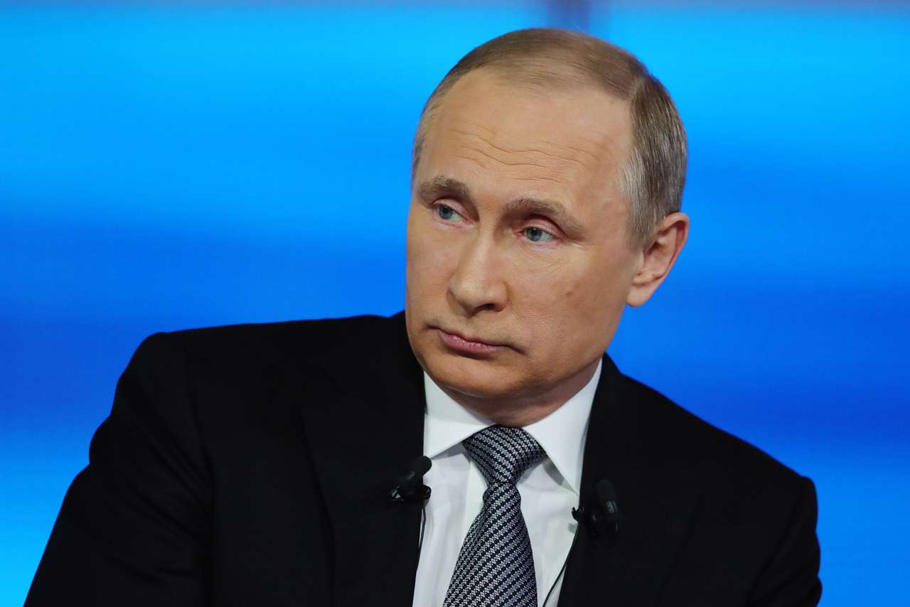 Путин: Деньги из дорожных фондов зачастую тратятся нецелевым образом