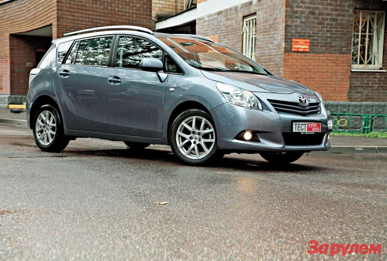 Toyota: Verso вместо Avensis Combi