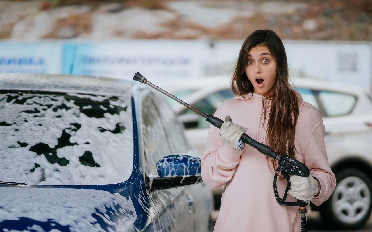 Как помыть машину зимой — несколько важных советов