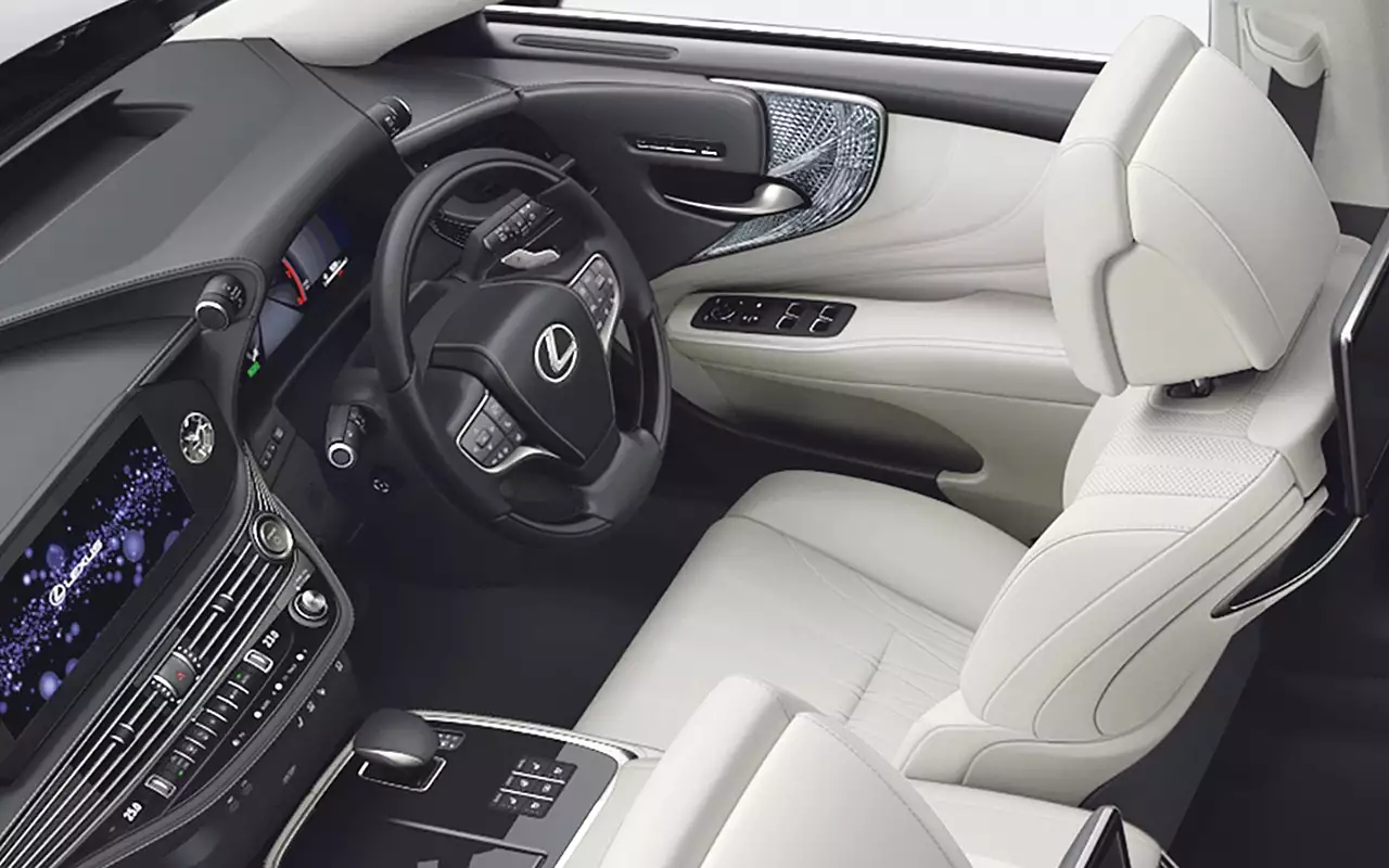 Интерьер Lexus LS