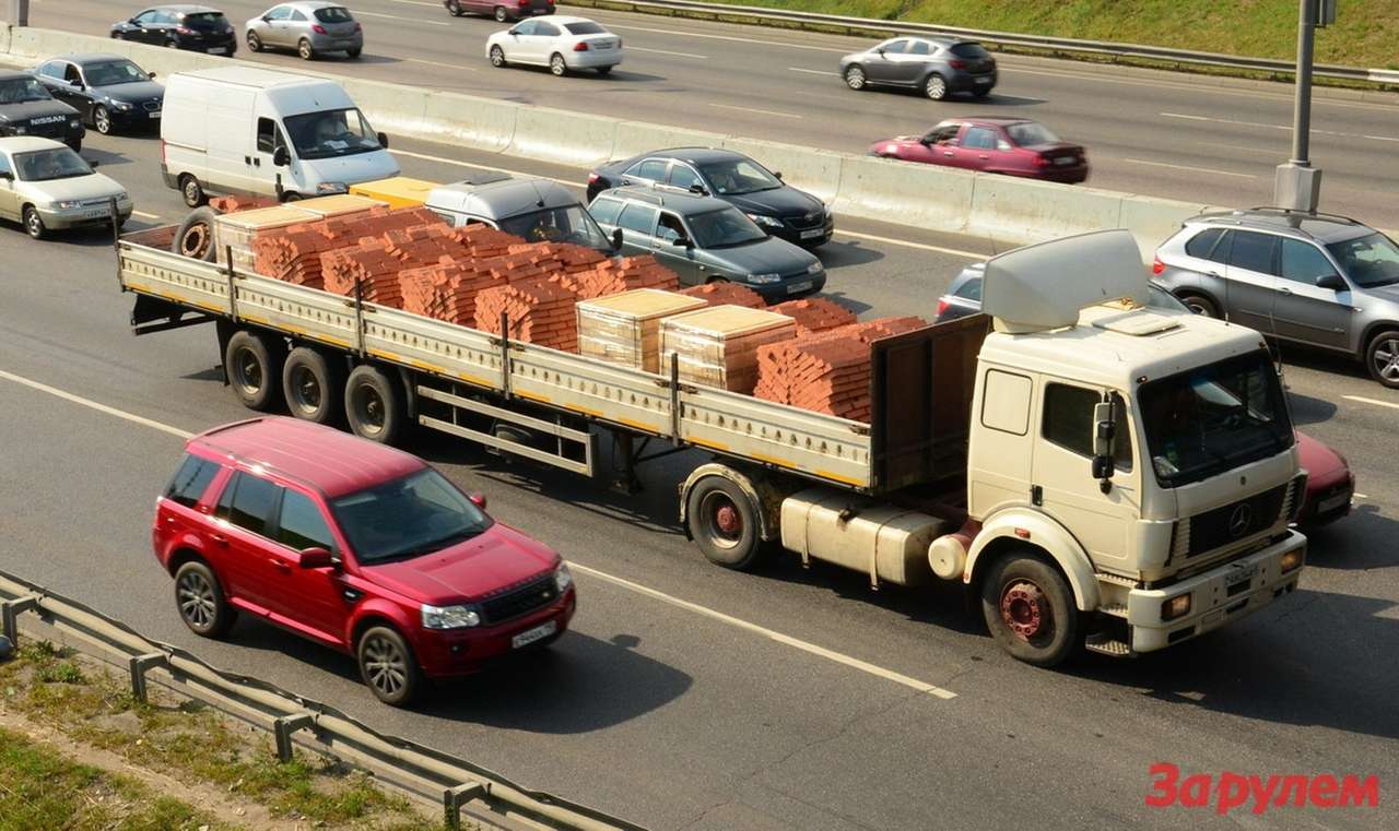 В планах – ограничить въезд большегрузов с классом ниже Euro 2 в пределы МКАД, а фуры ниже Euro 3 не пускать и на ТТК