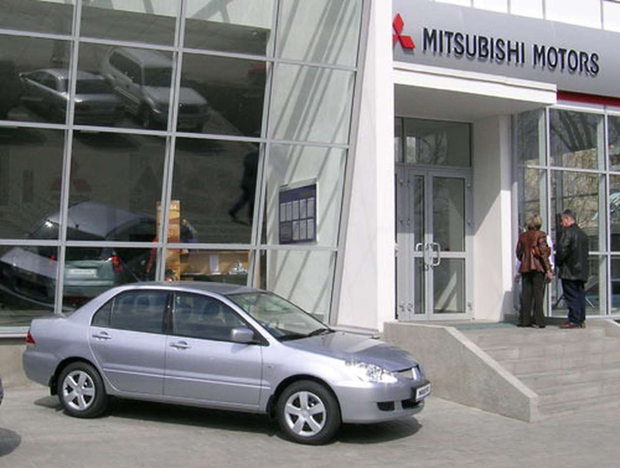 Mitsubishi завоевывает регионы