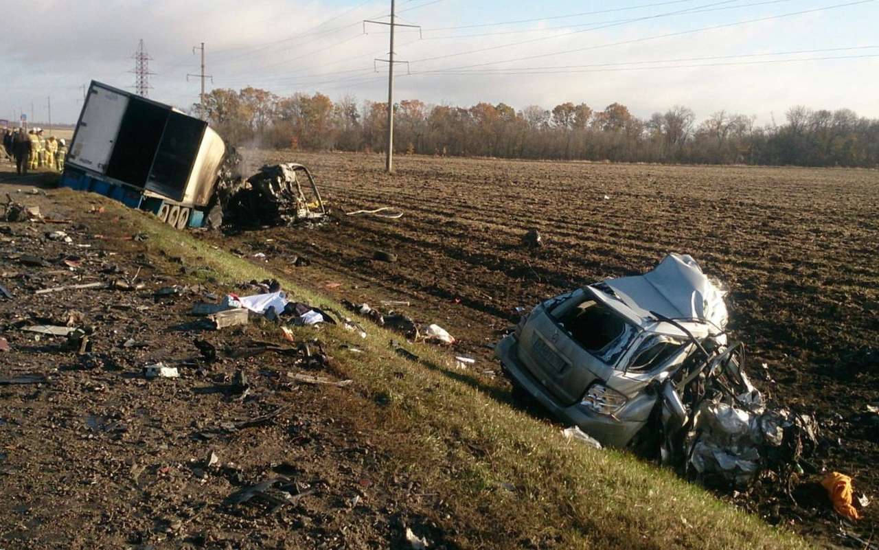 Статистику ГИБДД портят плохие дороги, неисправные автомобили и водители грузовиков