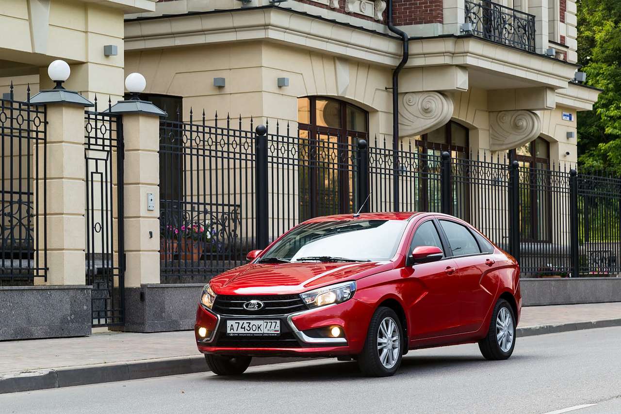 Lada Vesta из парка ЗР: да будет свет!