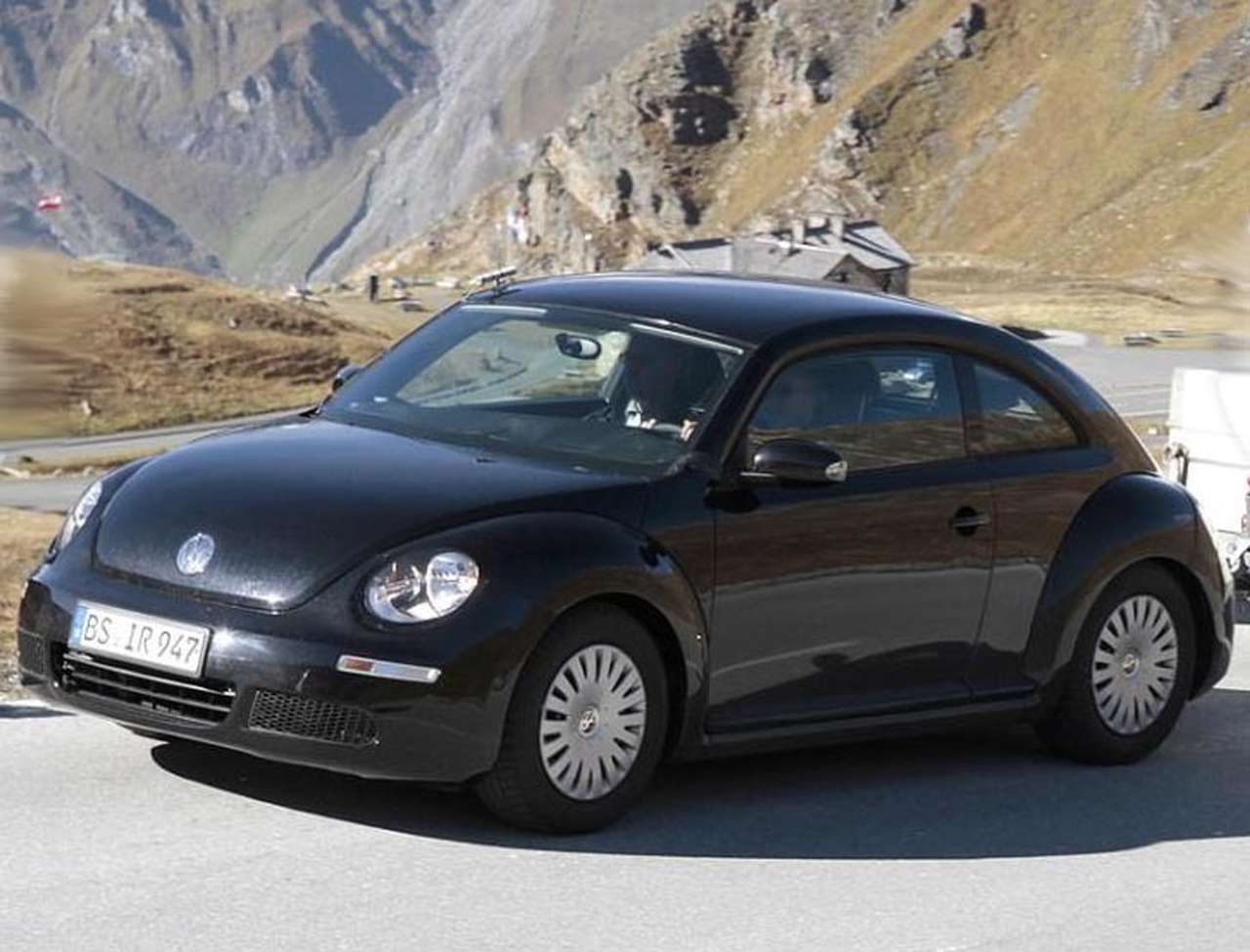 Volkswagen покажет новый New Beetle 6 февраля (ВИДЕО)
