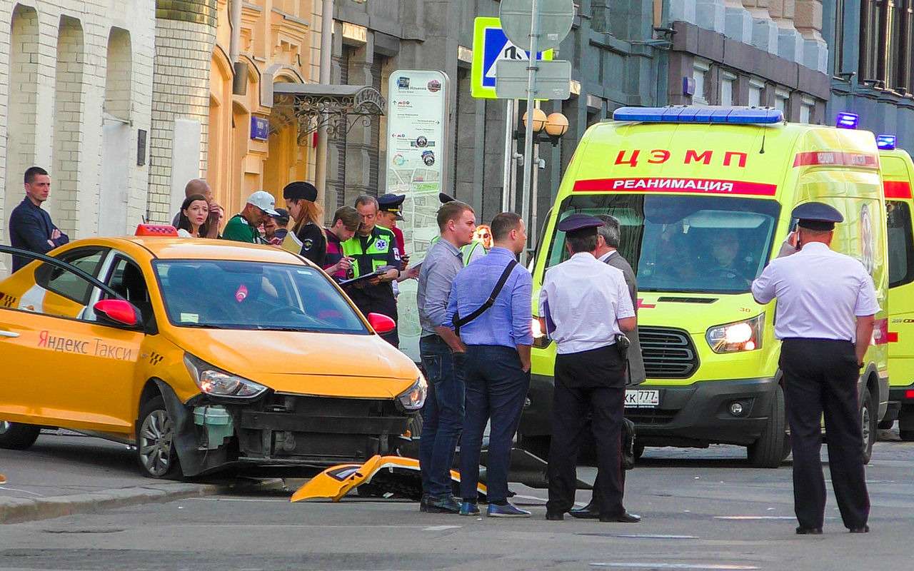 Сбивший людей таксист ранее участвовал в боях без правил