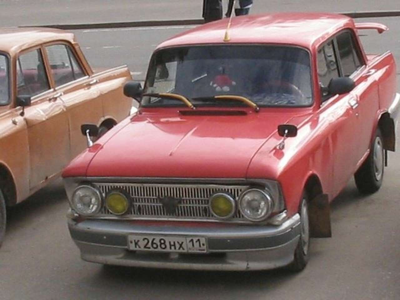 Половина легковых автомобилей в РФ старше 10 лет