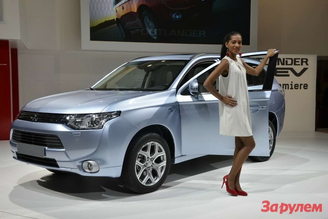 В Париже стали известны подробности о серийном гибриде Mitsubishi Outlander PHEV